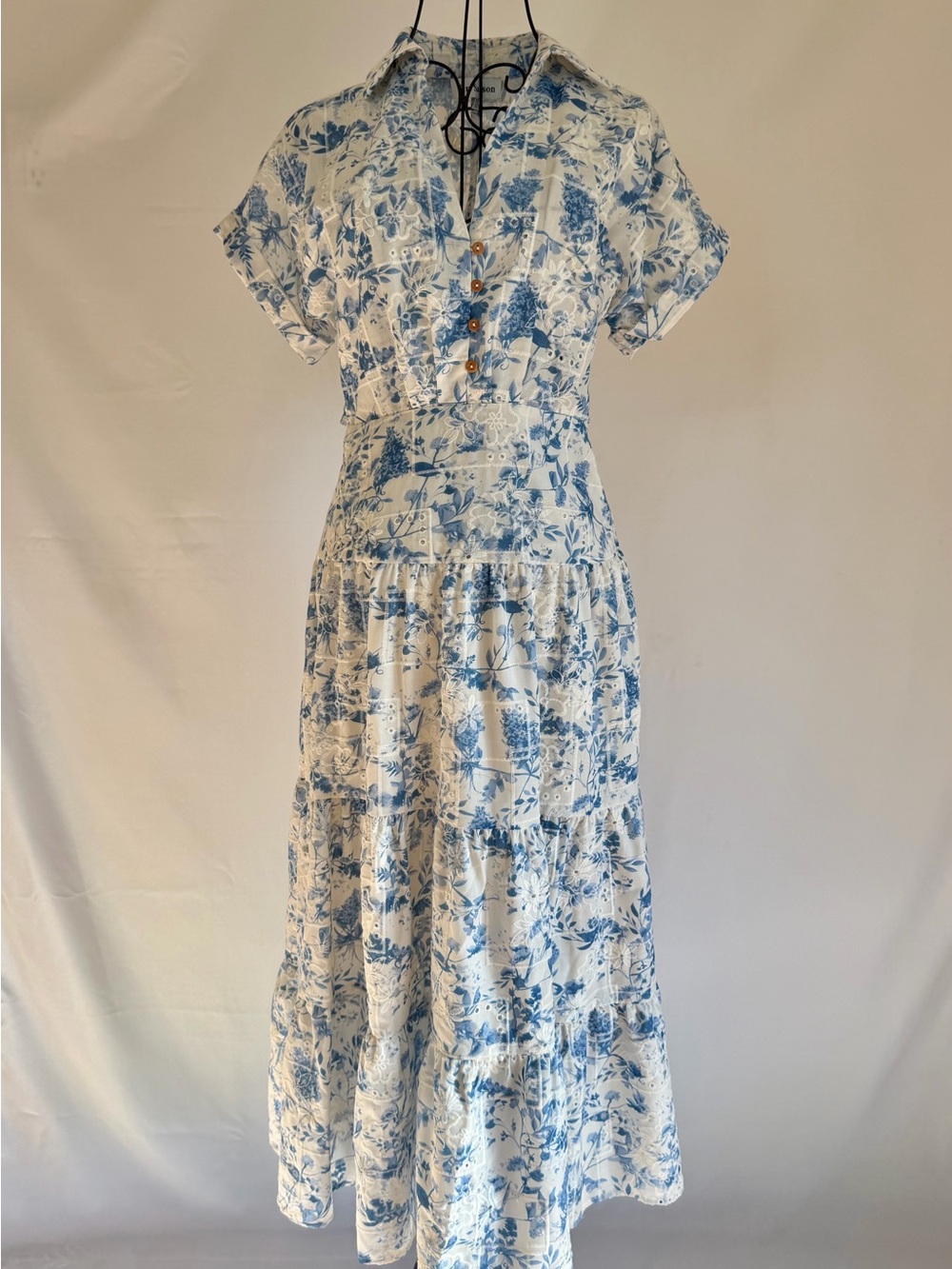 En Saison Blue and White Floral Maxi Dress